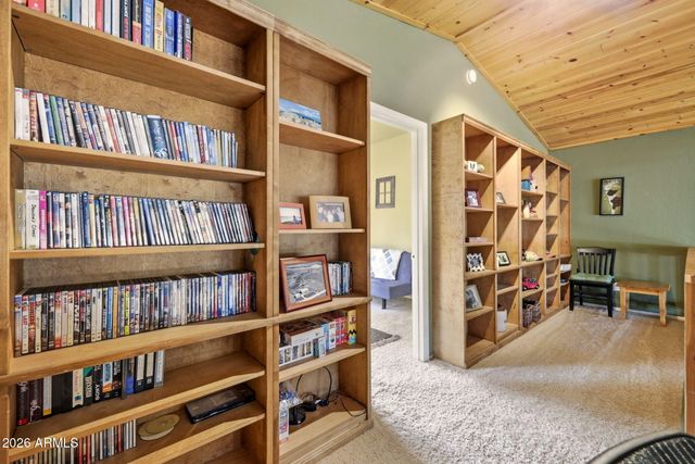 2233 DEL RIO Circle, Overgaard, AZ 85933