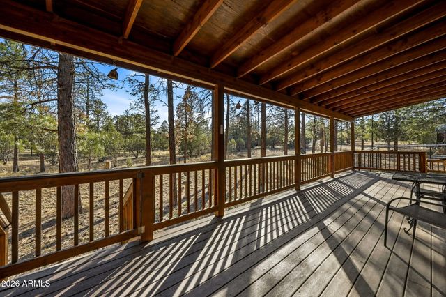 2233 DEL RIO Circle, Overgaard, AZ 85933