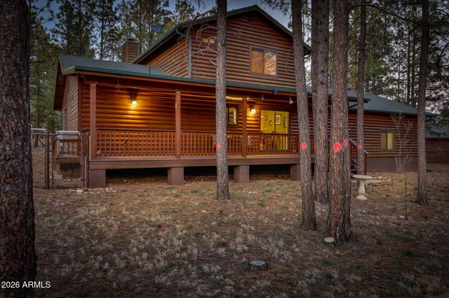 2233 DEL RIO Circle, Overgaard, AZ 85933