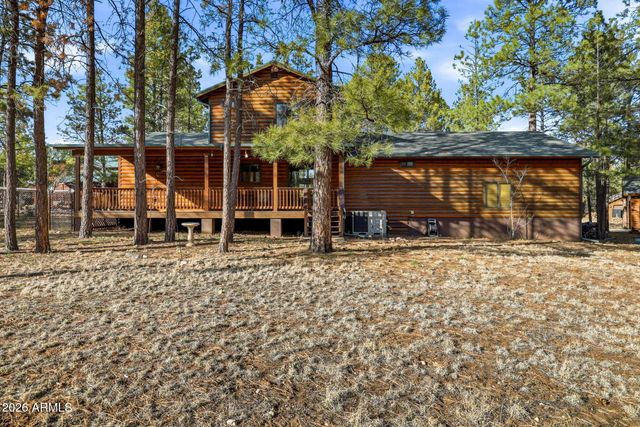 2233 DEL RIO Circle, Overgaard, AZ 85933