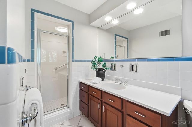 4877 Le Blond Avenue, Cincinnati, OH 45208