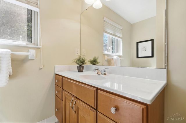 4877 Le Blond Avenue, Cincinnati, OH 45208