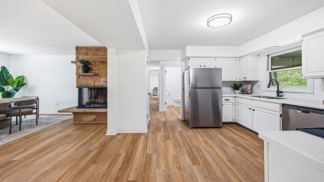 3S306 Winfield Road, Warrenville, IL 60555