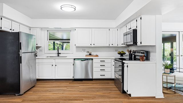3S306 Winfield Road, Warrenville, IL 60555