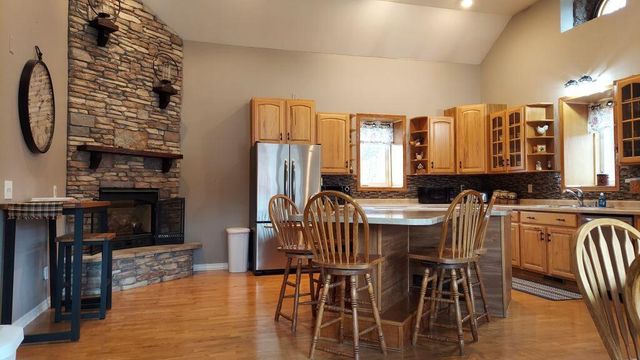 S2901 SEMLING LANE, Fountain City, WI 54629