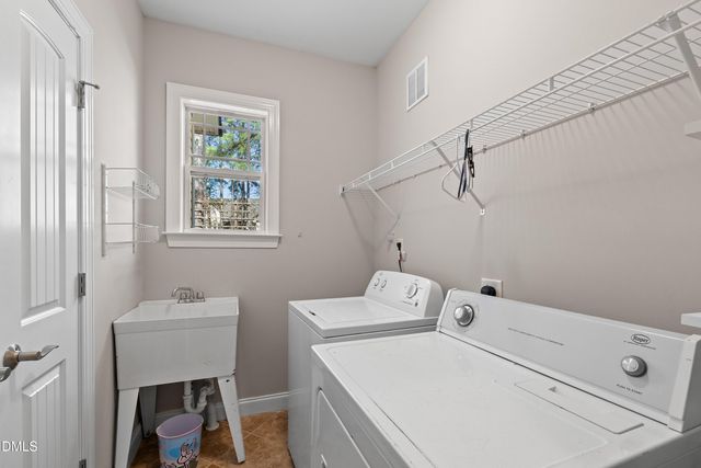 89 New Castle Court, Clayton, NC 27520