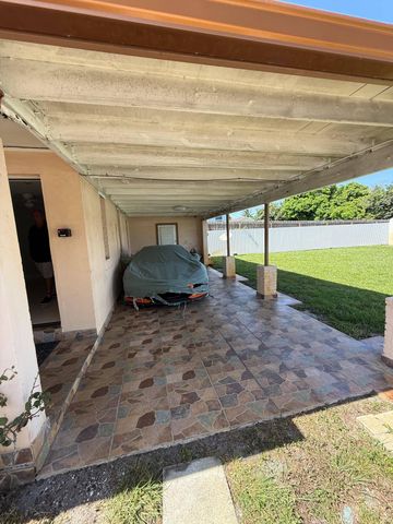 302 WALKER Avenue, Greenacres, FL 33463