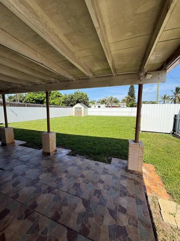 302 WALKER Avenue, Greenacres, FL 33463