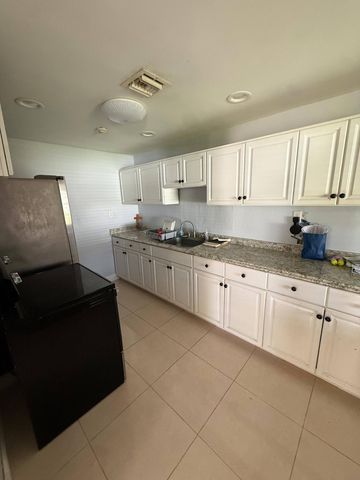 302 WALKER Avenue, Greenacres, FL 33463