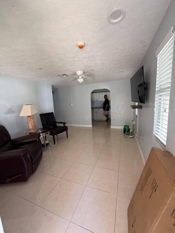 302 WALKER Avenue, Greenacres, FL 33463