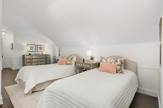 1064 Lombard Avenue, Saint Paul, MN 55105