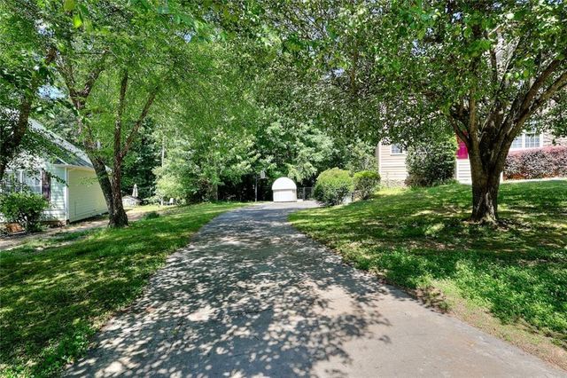 121 Brookhaven Lane, Canton, GA 30114