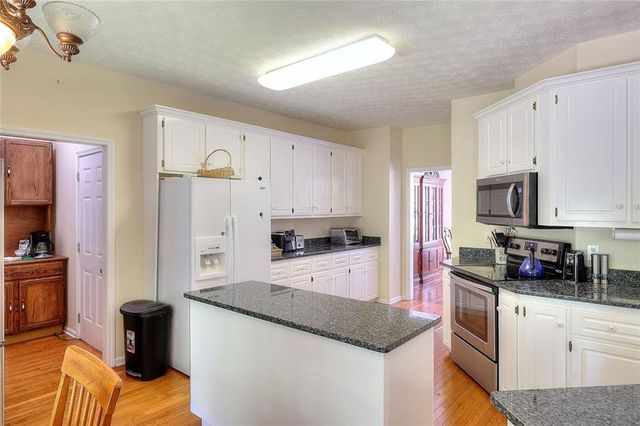 121 Brookhaven Lane, Canton, GA 30114