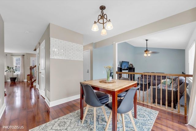 92 Kenilworth Court, Romeoville, IL 60446