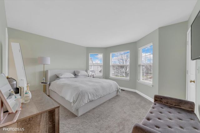 92 Kenilworth Court, Romeoville, IL 60446