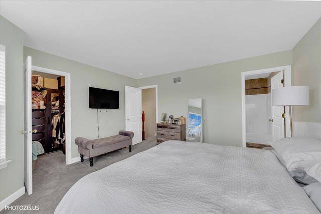 92 Kenilworth Court, Romeoville, IL 60446