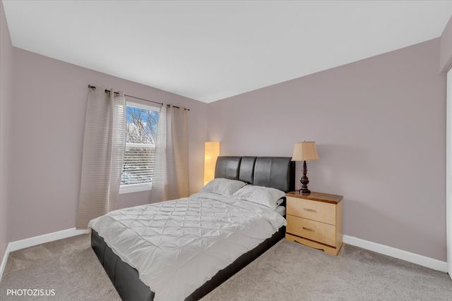 92 Kenilworth Court, Romeoville, IL 60446