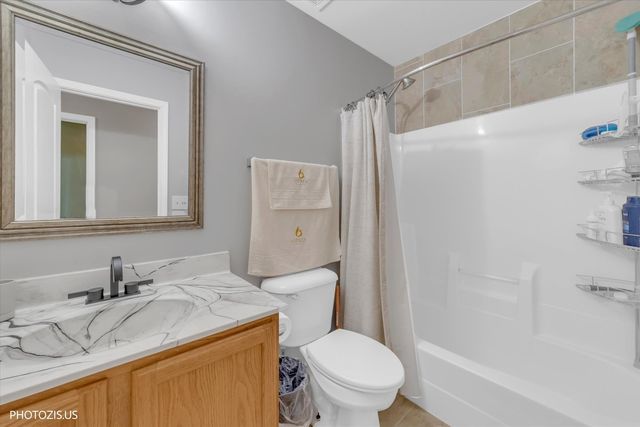 92 Kenilworth Court, Romeoville, IL 60446