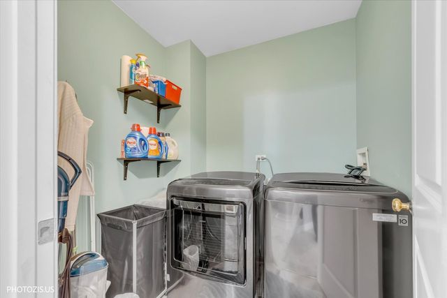 92 Kenilworth Court, Romeoville, IL 60446