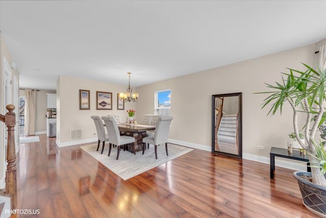 92 Kenilworth Court, Romeoville, IL 60446