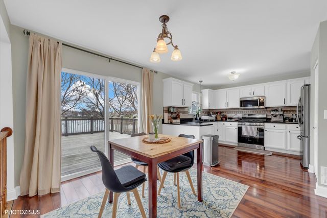 92 Kenilworth Court, Romeoville, IL 60446