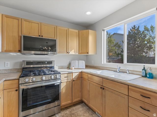 1731 E LONGBRANCH DR, Draper, UT 84020
