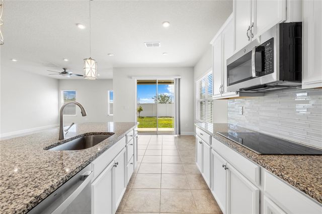 7886 GREENWAY AVENUE, Wesley Chapel, FL 33544