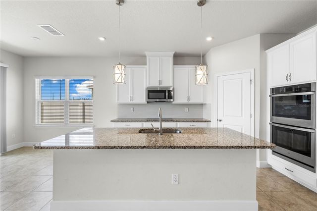 7886 GREENWAY AVENUE, Wesley Chapel, FL 33544