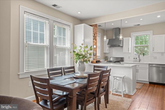 16 E WALNUT ST E, Alexandria, VA 22301
