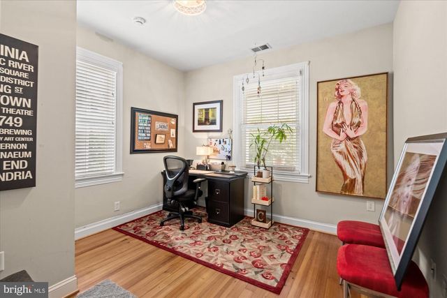 16 E WALNUT ST E, Alexandria, VA 22301