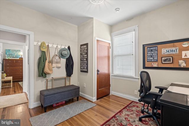 16 E WALNUT ST E, Alexandria, VA 22301