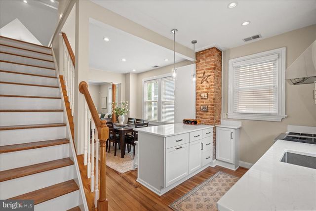 16 E WALNUT ST E, Alexandria, VA 22301