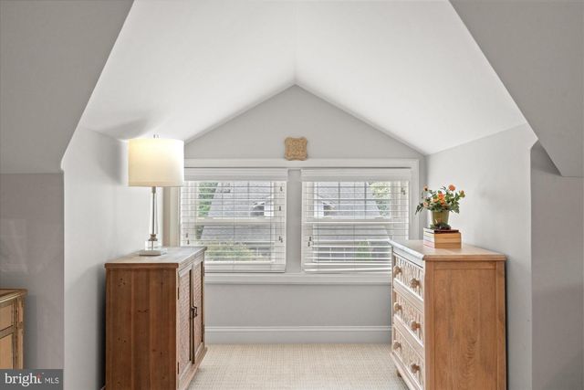 16 E WALNUT ST E, Alexandria, VA 22301