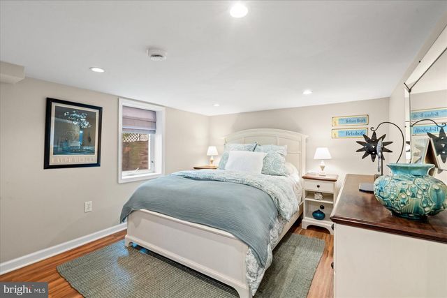 16 E WALNUT ST E, Alexandria, VA 22301