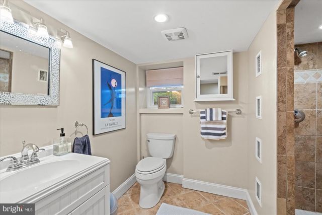 16 E WALNUT ST E, Alexandria, VA 22301