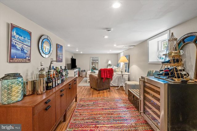 16 E WALNUT ST E, Alexandria, VA 22301