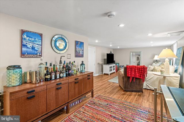 16 E WALNUT ST E, Alexandria, VA 22301