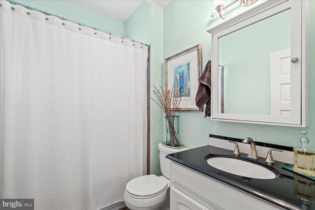 16 E WALNUT ST E, Alexandria, VA 22301