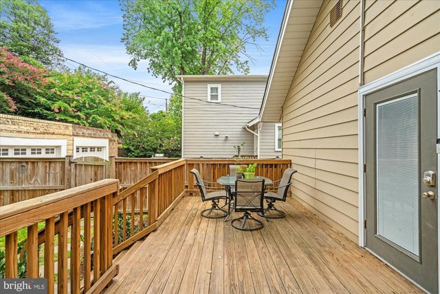 16 E WALNUT ST E, Alexandria, VA 22301