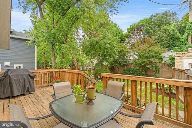 16 E WALNUT ST E, Alexandria, VA 22301