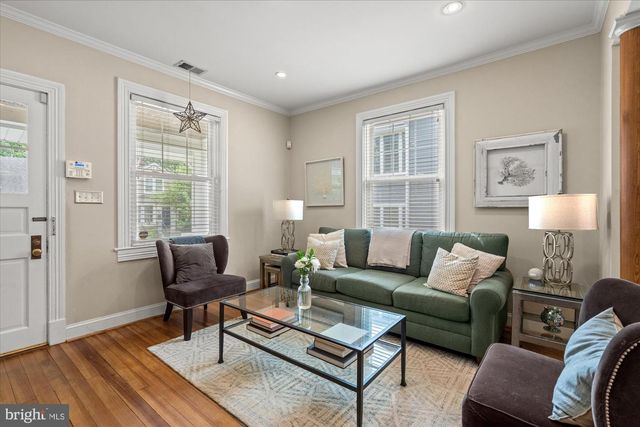 16 E WALNUT ST E, Alexandria, VA 22301