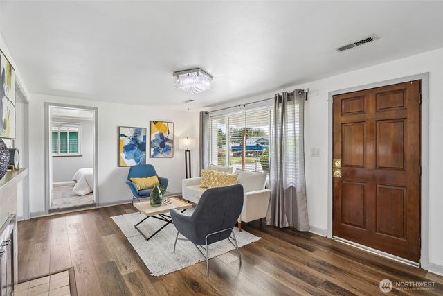 10615 1st Avenue S, Seattle, WA 98168