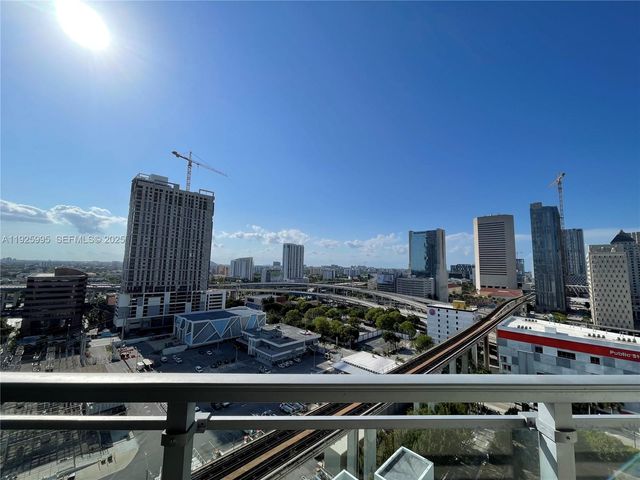 90 SW 3rd St 1809, Miami, FL 33130