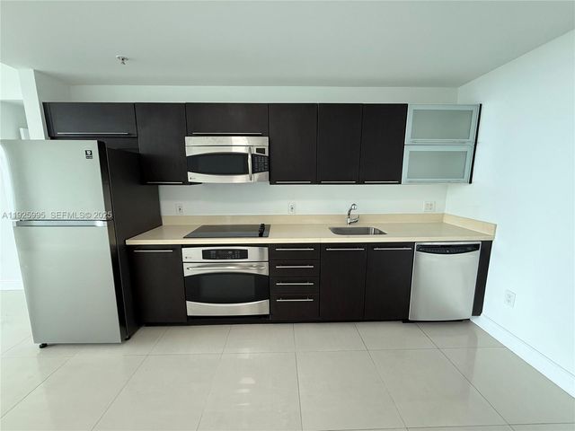 90 SW 3rd St 1809, Miami, FL 33130