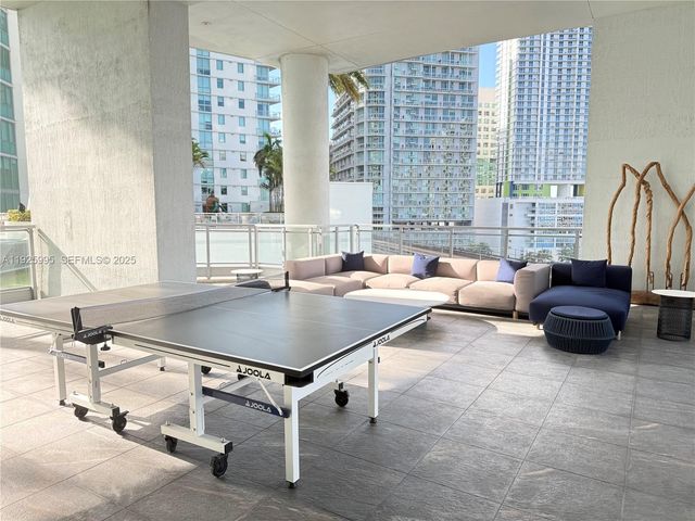 90 SW 3rd St 1809, Miami, FL 33130