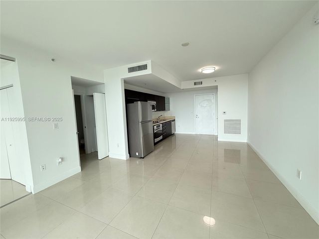 90 SW 3rd St 1809, Miami, FL 33130