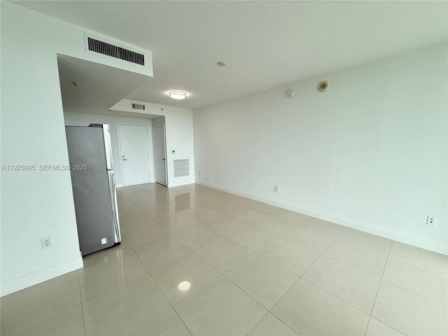 90 SW 3rd St 1809, Miami, FL 33130