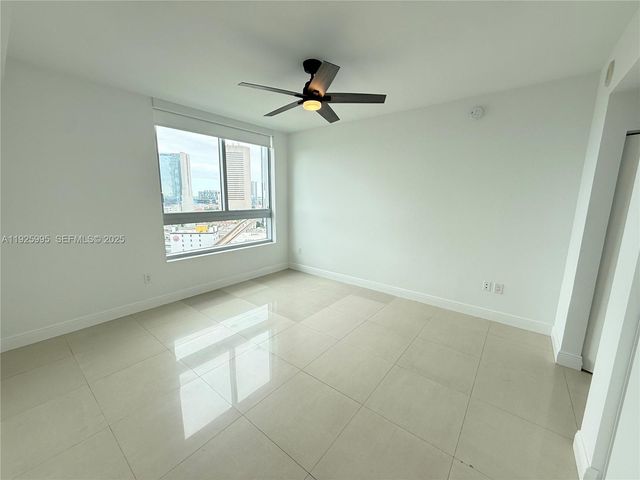 90 SW 3rd St 1809, Miami, FL 33130