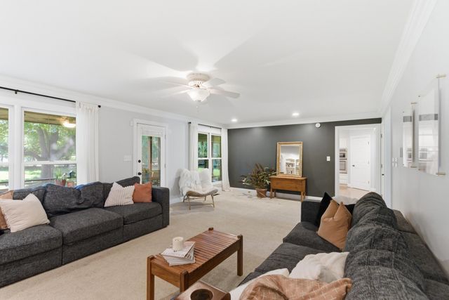 4132 John Alden Lane, Lexington, KY 40504