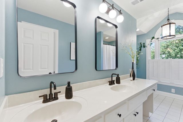 4132 John Alden Lane, Lexington, KY 40504